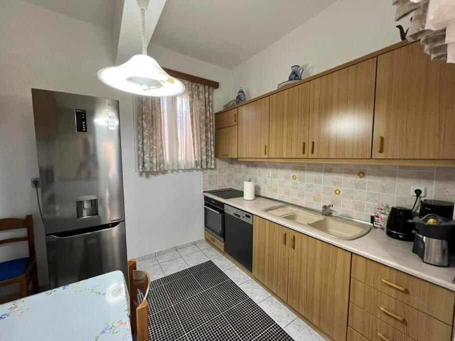 Local Apt Near City Lights 2 伊拉克利翁 外观 照片